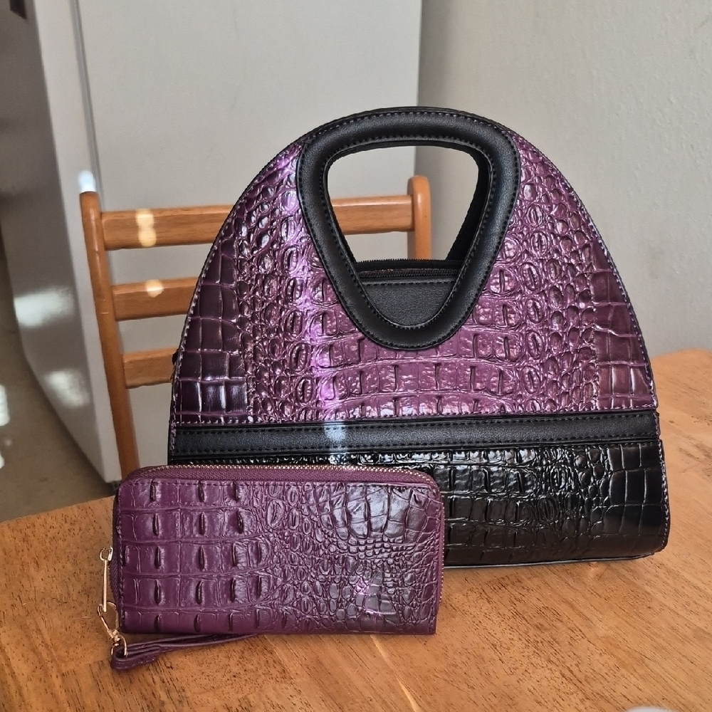 Elegant Purple and Black Croc-Embossed Women's Bag Set Brand New